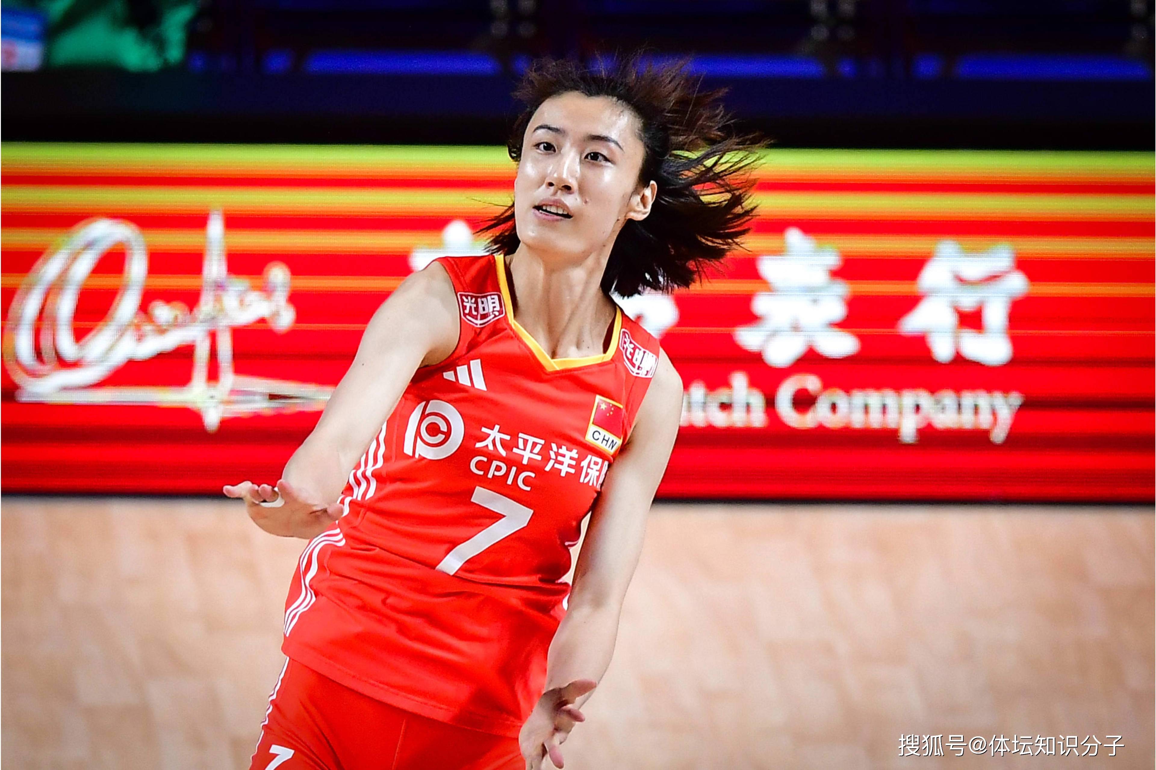 九游娱乐-中国女排击败老对手电竞国家队，晋级之路一路高歌(中国女排在比赛中打出了自己的风格和水平,取得了冠军)