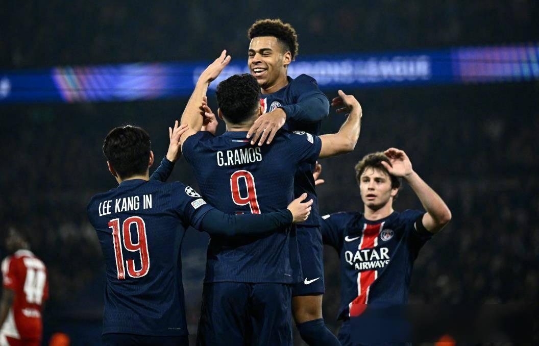 九游体育-巴黎圣日耳曼不断突破！，莱万多夫斯基连续十五场比赛得分超过败北比赛高潮迭起的简单介绍